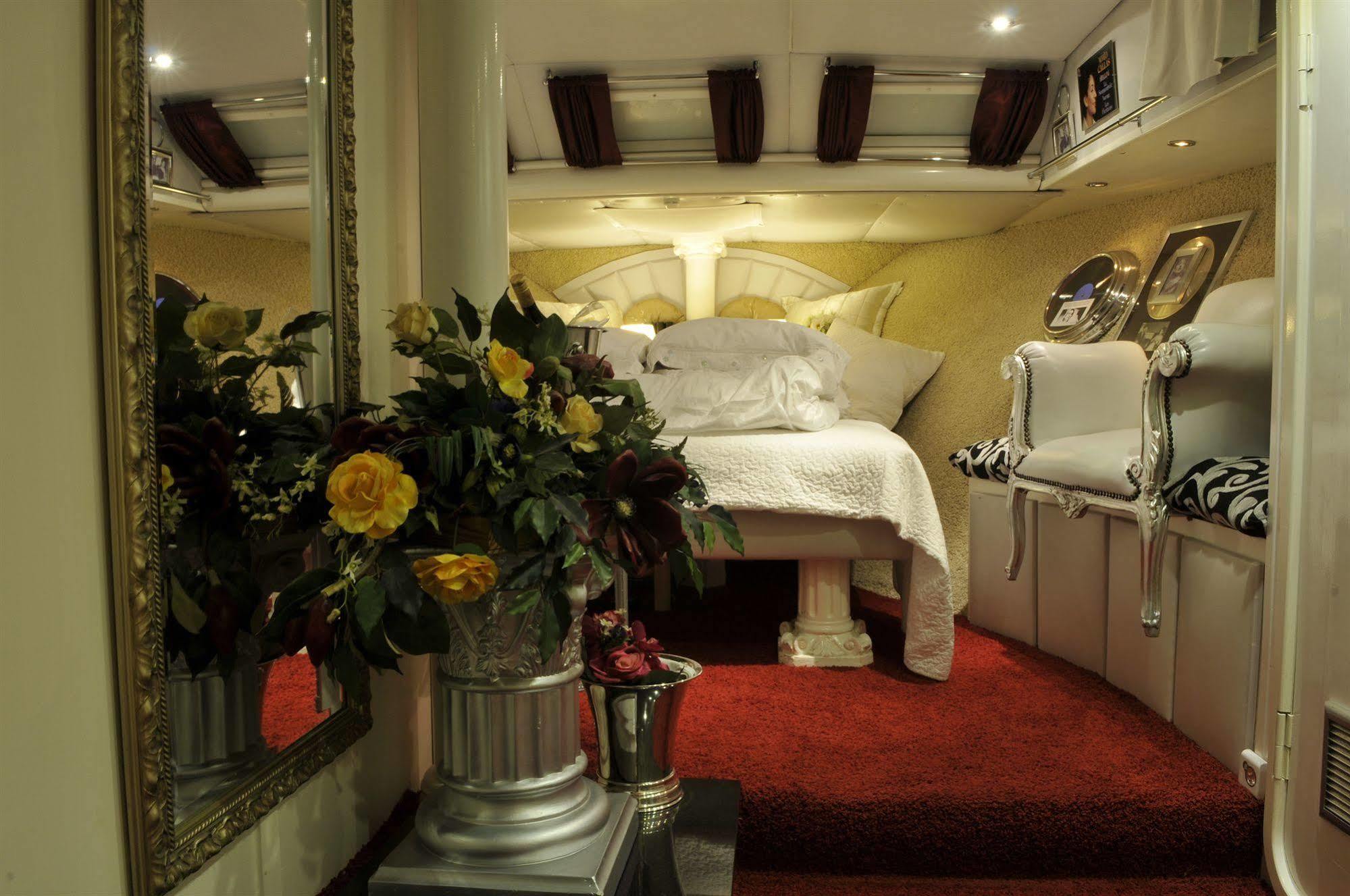 Maria Callas Yachthotel Rotterdam Eksteriør billede